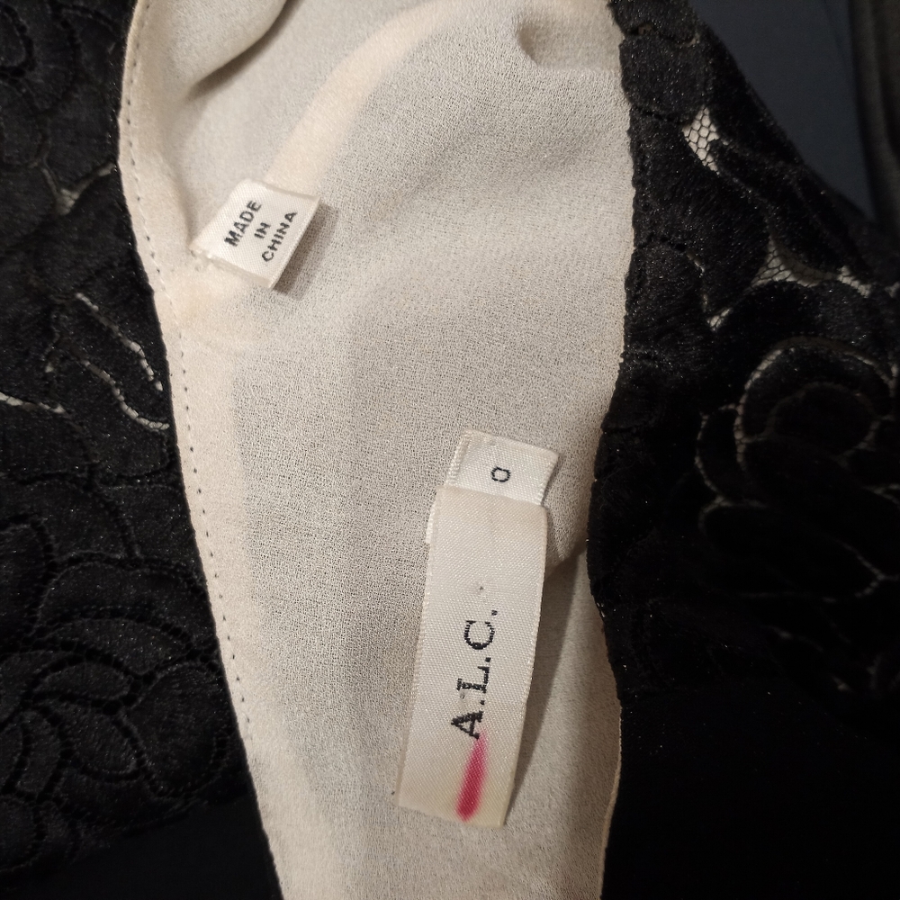 A.L.C. 2-Layer (Cream Silk/Black Lace Overlay) Short Sleeve Cropped Top, Size 0 - Picture 3 of 4